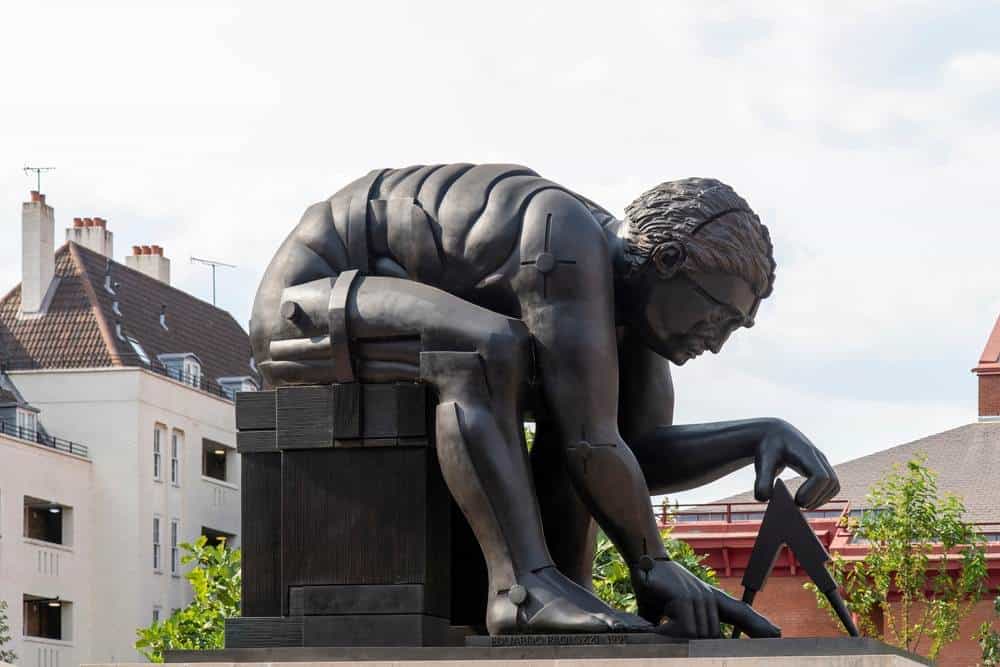 How Did Isaac Newton Challenge Traditional Thinking